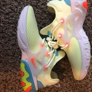 Nike women react presto